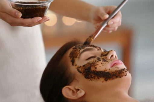 How to make the homemade coffee oil mask?